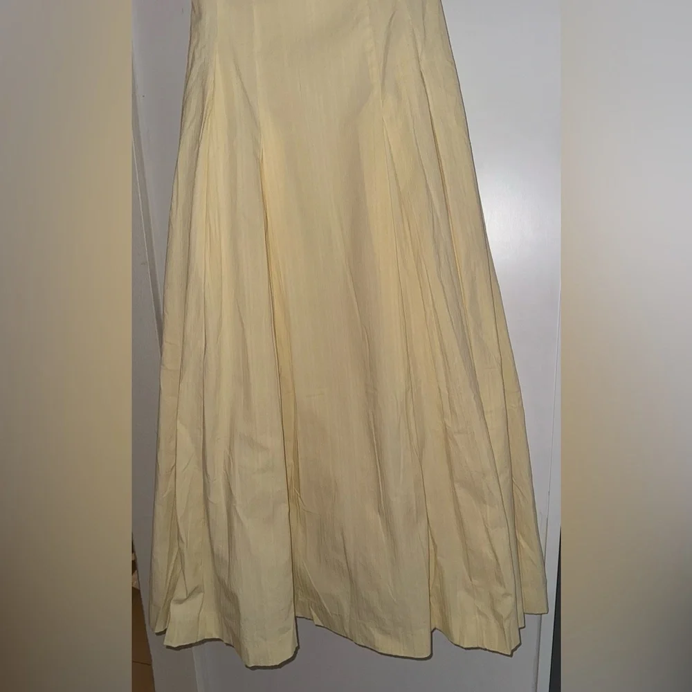 Sleeveless Square-Neck Midi Dress in Pale Yellow - Picture 9 of 15